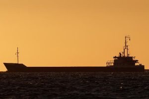 Harga Minyak Turun 10 Persen Setelah Selat Hormuz Dibuka | Equityworld EWF Medan