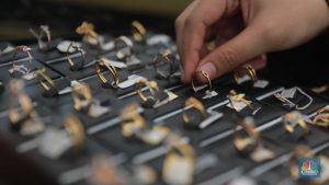 Harga Emas Galeri 24, UBS, Antam dan Antam Retro Hari Ini Turun Semua | Equityworld EWF Medan