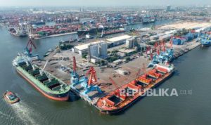 PTP Nonpetikemas Cabang Tanjung Priok Implementasikan Alat Bongkar Muat Pelabuhan Ramah Lingkungan | EQUITYWORLD SEMARANG | Equityworld EWF Medan