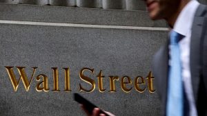 Saham Ini Melesat Tajam, Trader Malah Pasang Taruhan Bakal Longsor | Equityworld EWF Medan