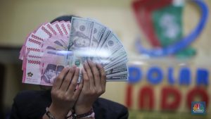 Rupiah Kembali Melemah, Dolar AS Naik Jadi Rp 17.975 | Equityworld EWF Medan