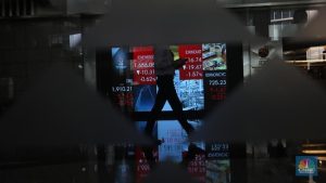 Tak Gentar IHSG Ambruk, 15 Calon Emiten Antre IPO  | Equityworld EWF Medan