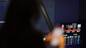 IHSG Dibuka Terkoreksi Nyaris 1%, Investor Cerna Kabar SdanP | Equityworld EWF Medan