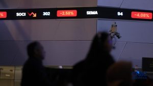 IHSG Melemah Sebelum Libur, Asing Kompak Jauhi 10 Saham Ini | Equityworld EWF Medan