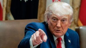 Trump: Negara yang Bantu Iran Bakal Hadapi Konsekuensi Ekonomi Berat | EQUITYWORLD SEMARANG | Equityworld EWF Medan